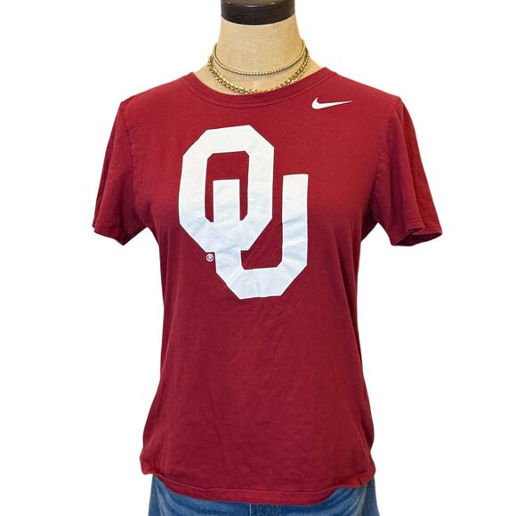 OKLAHOMA UNIVERSITY OU Nike Tee T-Shirt Athletic Fit Gameday Football M - Picture 1 of 7